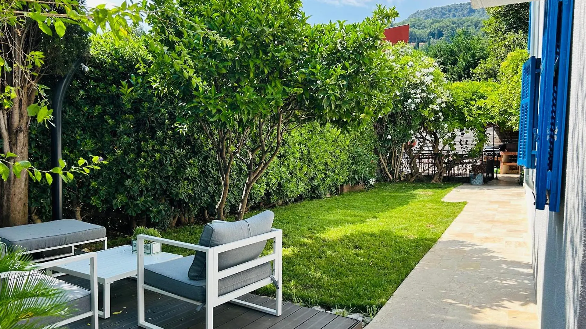 Apartment La Reposee, Bas De Villa En Plein Coeur De Vence